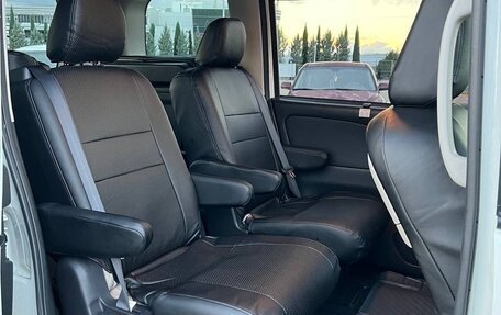 Nissan Serena IV, 2018 год, 1 999 999 рублей, 9 фотография