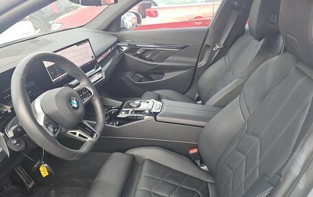 BMW 5 серия, 2025 год, 11 150 000 рублей, 10 фотография