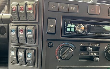 Land Rover Defender I, 2014 год, 7 700 000 рублей, 11 фотография