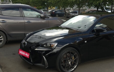 Lexus IS III, 2017 год, 4 400 000 рублей, 5 фотография
