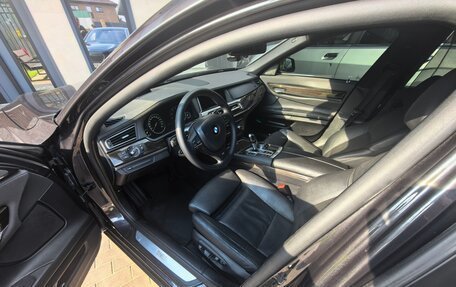BMW 7 серия, 2014 год, 1 850 000 рублей, 14 фотография