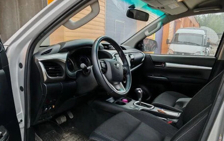Toyota Hilux VIII, 2016 год, 9 500 000 рублей, 5 фотография