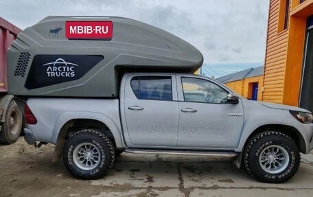 Toyota Hilux VIII, 2016 год, 9 500 000 рублей, 10 фотография