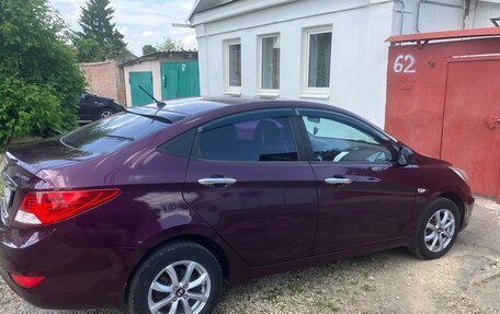 Hyundai Solaris II рестайлинг, 2013 год, 920 000 рублей, 4 фотография
