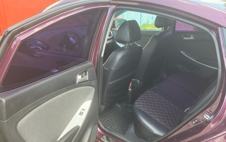 Hyundai Solaris II рестайлинг, 2013 год, 920 000 рублей, 11 фотография