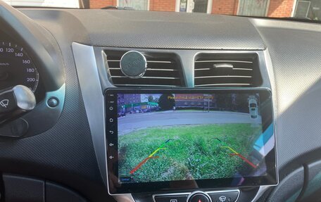 Hyundai Solaris II рестайлинг, 2013 год, 920 000 рублей, 9 фотография