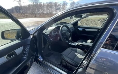 Mercedes-Benz C-Класс, 2009 год, 1 100 000 рублей, 22 фотография