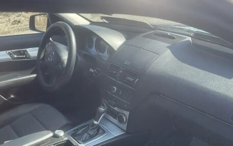 Mercedes-Benz C-Класс, 2009 год, 1 100 000 рублей, 34 фотография