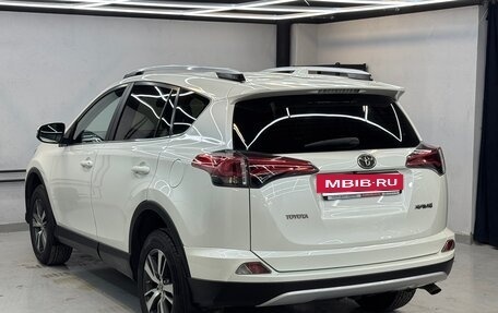 Toyota RAV4, 2017 год, 2 030 000 рублей, 4 фотография