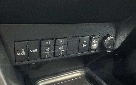 Toyota RAV4, 2017 год, 2 030 000 рублей, 13 фотография