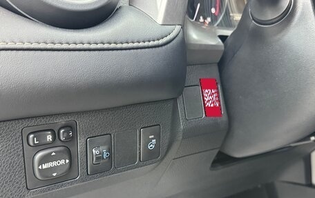 Toyota RAV4, 2017 год, 2 030 000 рублей, 11 фотография