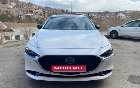 Mazda 3, 2022 год, 1 800 000 рублей, 4 фотография