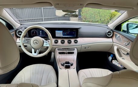 Mercedes-Benz CLS, 2018 год, 6 000 000 рублей, 8 фотография