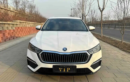 Skoda Octavia IV, 2022 год, 1 900 000 рублей, 2 фотография