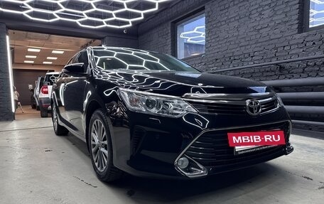 Toyota Camry, 2017 год, 2 230 000 рублей, 2 фотография