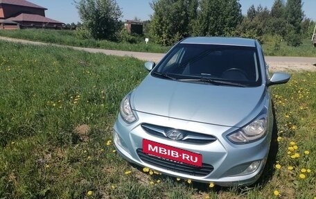 Hyundai Solaris II рестайлинг, 2011 год, 680 000 рублей, 3 фотография