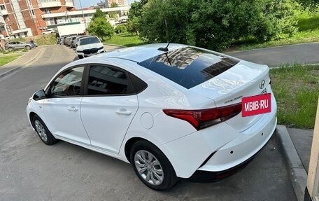 Hyundai Solaris II рестайлинг, 2021 год, 1 342 000 рублей, 2 фотография