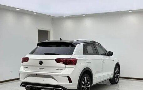 Volkswagen T-Roc I, 2023 год, 1 928 000 рублей, 4 фотография