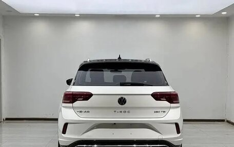 Volkswagen T-Roc I, 2023 год, 1 928 000 рублей, 5 фотография