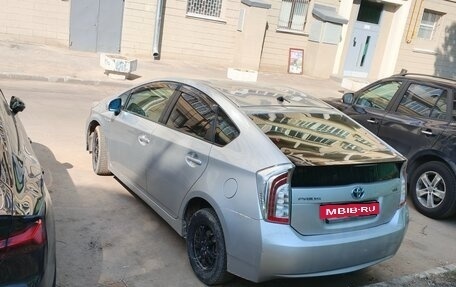 Toyota Prius, 2015 год, 950 000 рублей, 2 фотография
