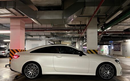 Mercedes-Benz E-Класс, 2017 год, 3 750 000 рублей, 2 фотография