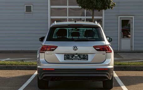 Volkswagen Tiguan II, 2020 год, 2 355 000 рублей, 5 фотография