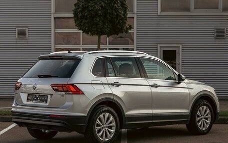 Volkswagen Tiguan II, 2020 год, 2 355 000 рублей, 6 фотография