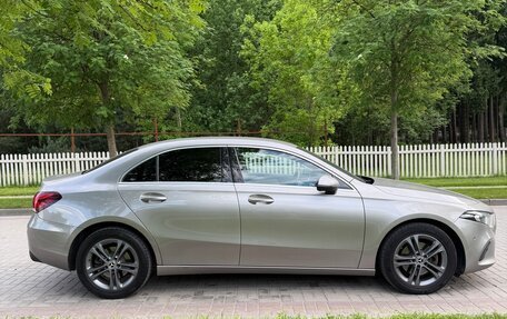 Mercedes-Benz A-Класс, 2020 год, 1 800 000 рублей, 5 фотография