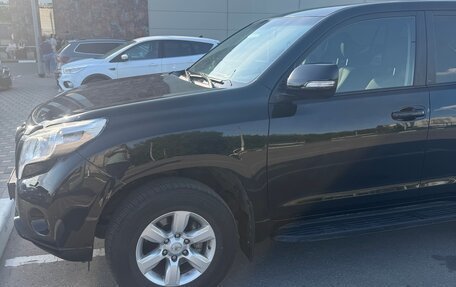 Toyota Land Cruiser Prado 150 рестайлинг 2, 2015 год, 3 350 000 рублей, 6 фотография