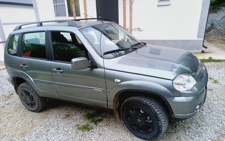 Chevrolet Niva I рестайлинг, 2010 год, 464 000 рублей, 2 фотография
