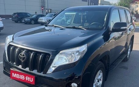 Toyota Land Cruiser Prado 150 рестайлинг 2, 2015 год, 3 350 000 рублей, 2 фотография