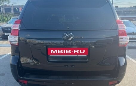 Toyota Land Cruiser Prado 150 рестайлинг 2, 2015 год, 3 350 000 рублей, 4 фотография