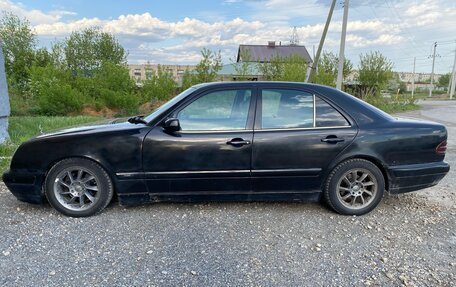 Mercedes-Benz E-Класс, 2000 год, 510 000 рублей, 3 фотография