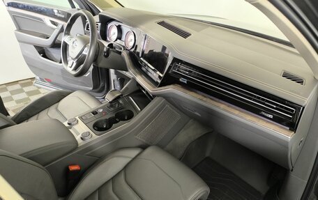 Volkswagen Touareg III, 2021 год, 5 750 000 рублей, 10 фотография