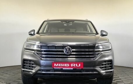 Volkswagen Touareg III, 2021 год, 5 750 000 рублей, 2 фотография
