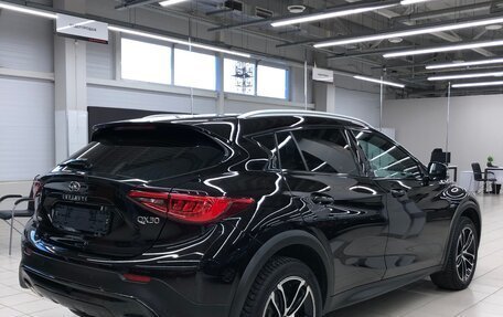 Infiniti QX30, 2017 год, 2 600 000 рублей, 4 фотография