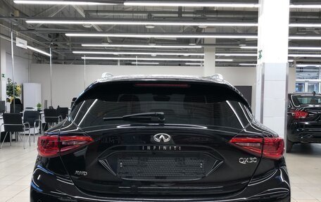 Infiniti QX30, 2017 год, 2 600 000 рублей, 5 фотография