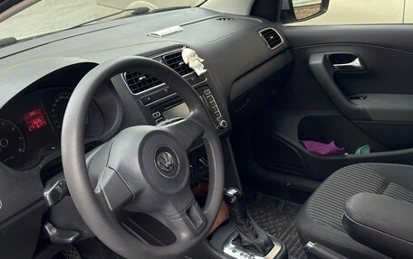 Volkswagen Polo VI (EU Market), 2011 год, 800 000 рублей, 5 фотография