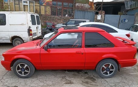 Ford Escort IV, 1988 год, 400 000 рублей, 2 фотография