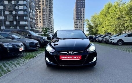 Hyundai Solaris II рестайлинг, 2011 год, 680 000 рублей, 3 фотография
