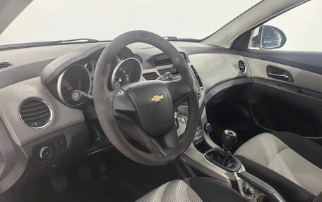 Chevrolet Cruze II, 2011 год, 599 000 рублей, 13 фотография
