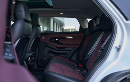 Land Rover Range Rover Evoque II, 2025 год, 6 599 900 рублей, 10 фотография