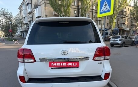 Toyota Land Cruiser 200, 2008 год, 3 042 000 рублей, 4 фотография