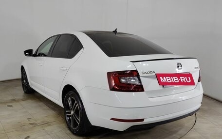 Skoda Octavia, 2017 год, 1 999 000 рублей, 5 фотография