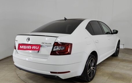 Skoda Octavia, 2017 год, 1 999 000 рублей, 7 фотография