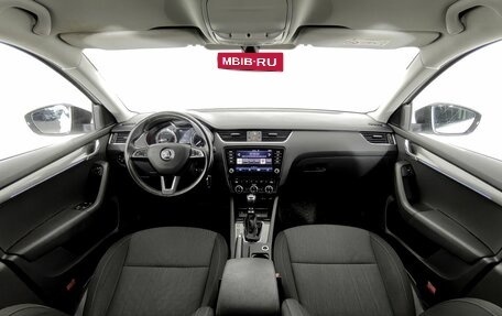 Skoda Octavia, 2017 год, 1 999 000 рублей, 10 фотография