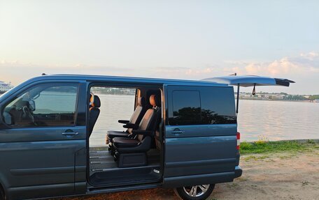 Volkswagen Multivan T5, 2006 год, 1 990 000 рублей, 2 фотография