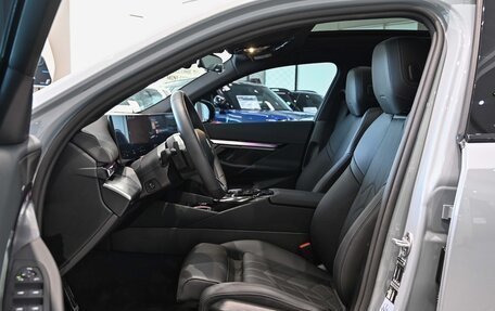 BMW 5 серия, 2025 год, 6 800 000 рублей, 5 фотография
