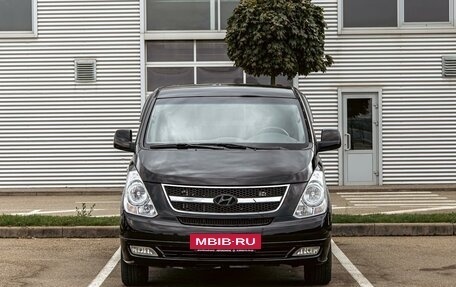 Hyundai Grand Starex Grand Starex I рестайлинг 2, 2014 год, 1 495 000 рублей, 2 фотография