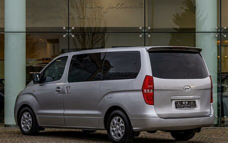 Hyundai Grand Starex Grand Starex I рестайлинг 2, 2015 год, 1 495 000 рублей, 4 фотография
